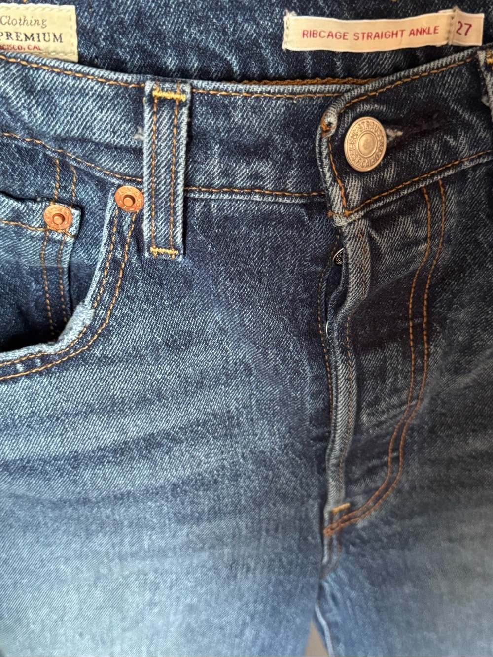 EUC Women’s Levi's Ribcage Straight Ankle Women's Jeans Sz. 27 - Picture 5 of 10